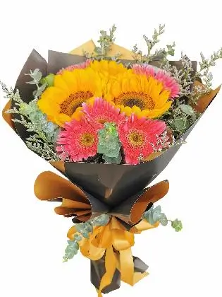 allusive-mixed-bouquet